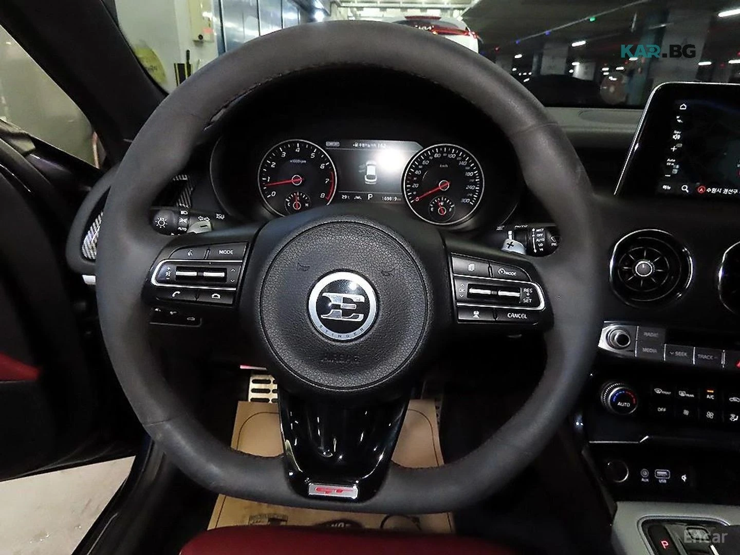Kia Stinger 3.3 GT AWD* DISTRONIC* KRELL* 360* ХЕДЪП* ОБДУХ* , снимка 9 - Автомобили и джипове - 55802667