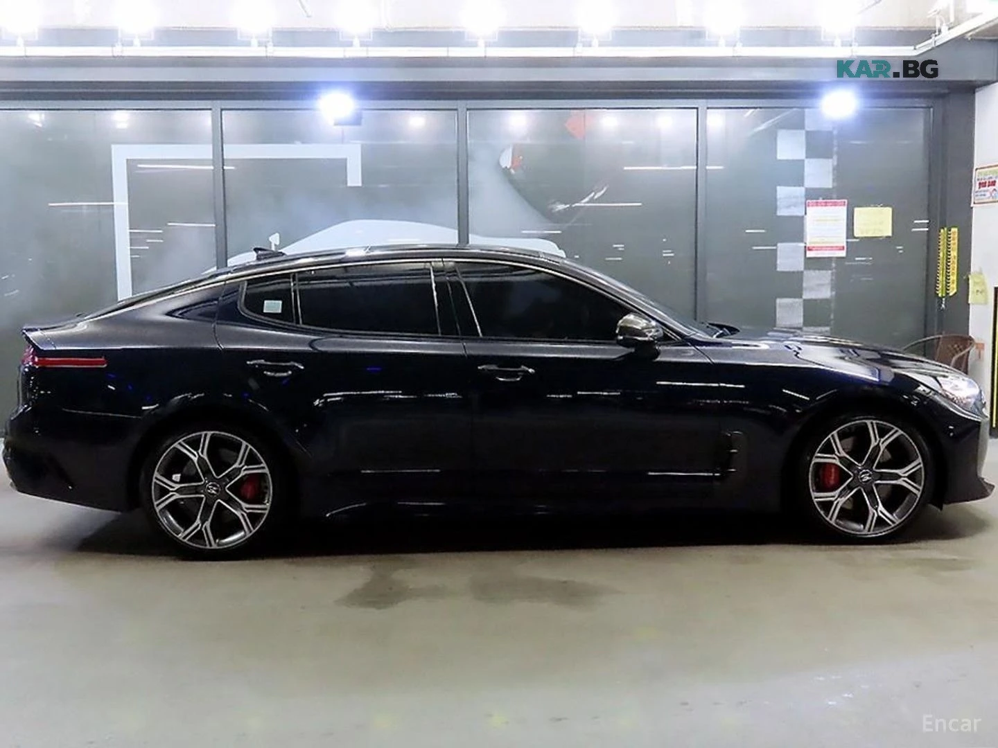 Kia Stinger 3.3 GT AWD* DISTRONIC* KRELL* 360* ХЕДЪП* ОБДУХ* , снимка 2 - Автомобили и джипове - 55802667