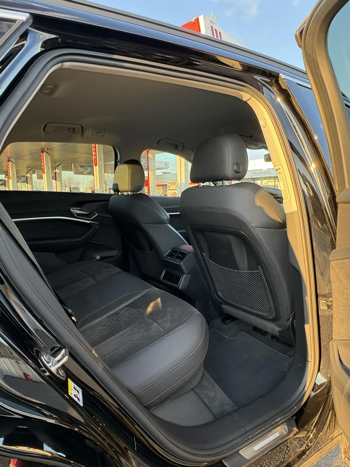 Audi E-Tron, снимка 17 - Автомобили и джипове - 55826331