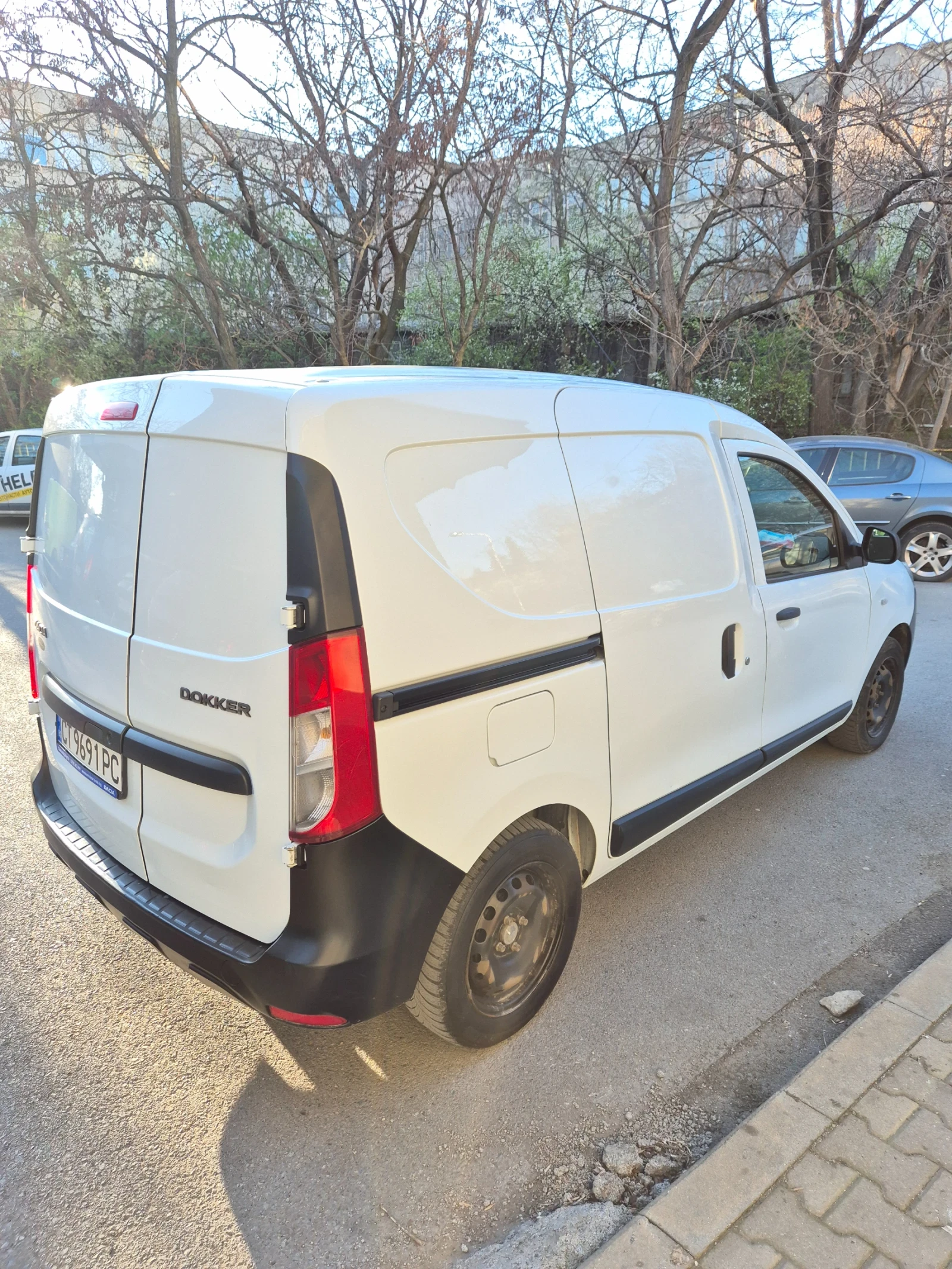 Dacia Dokker Ван, снимка 12 - Автомобили и джипове - 56002193