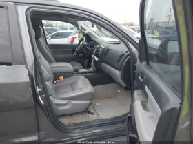 Toyota Sequoia 5.7l Sr5 5.7L V8, снимка 5