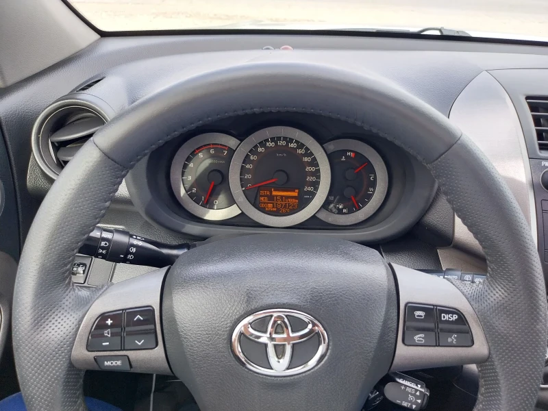 Toyota Rav4 2.2 D4D Crossover, снимка 13 - Автомобили и джипове - 47547716