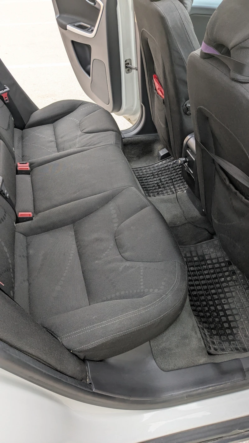 Volvo XC60, снимка 11 - Автомобили и джипове - 52120883