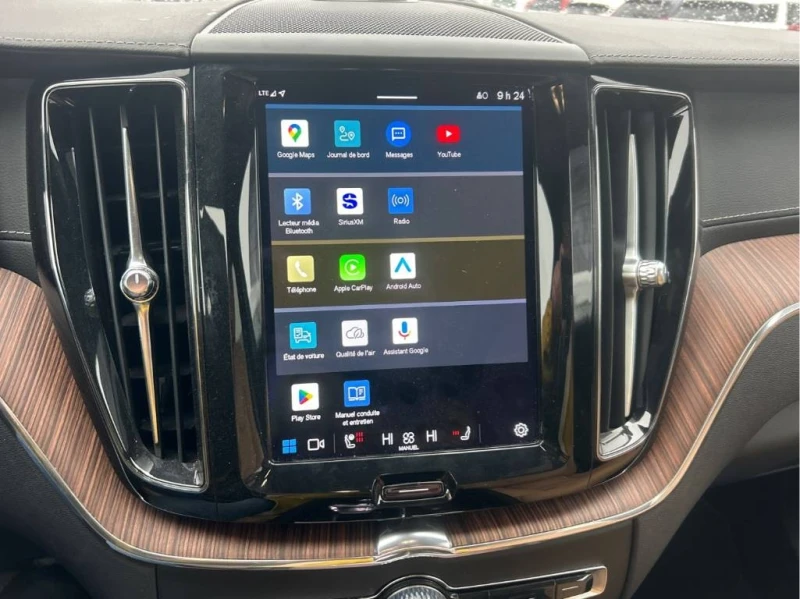 Volvo XC60 Ultimate Dark Theme  CARFAX, снимка 9 - Автомобили и джипове - 52552566