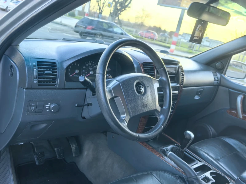 Kia Sorento 2.5 CRDI, снимка 5 - Автомобили и джипове - 53114238
