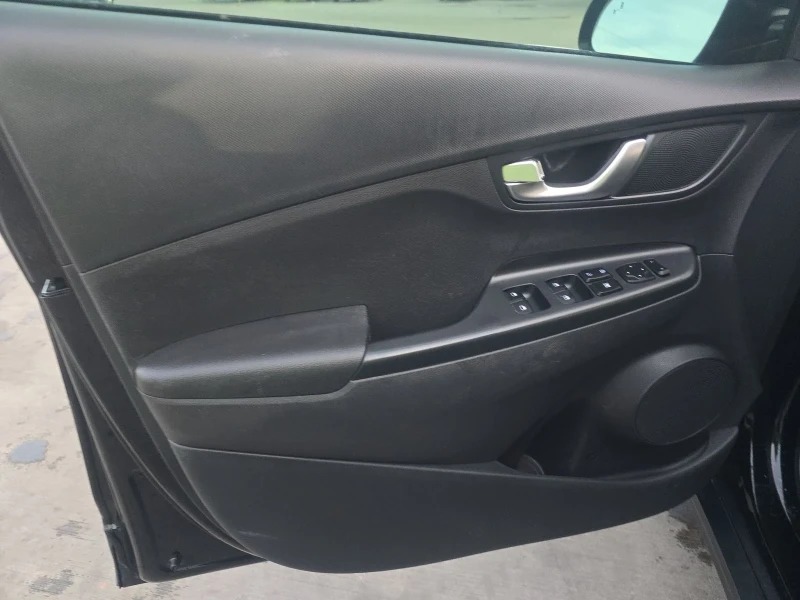 Hyundai Kona Electric SE, снимка 10 - Автомобили и джипове - 53359049