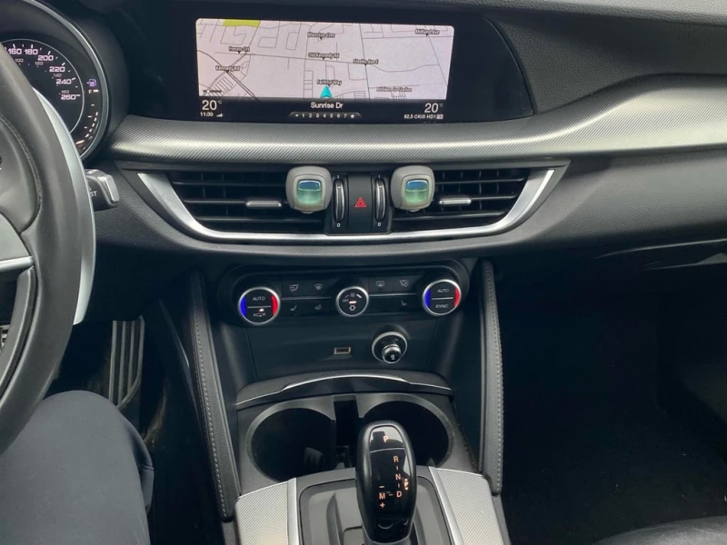 Alfa Romeo Stelvio * Sport * CARFAX * БЕЗ ПЪРВОНАЧАЛНА ВНОСКА, снимка 9 - Автомобили и джипове - 53409127