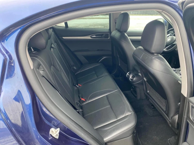 Alfa Romeo Stelvio * Sport * CARFAX * БЕЗ ПЪРВОНАЧАЛНА ВНОСКА, снимка 11 - Автомобили и джипове - 53409127