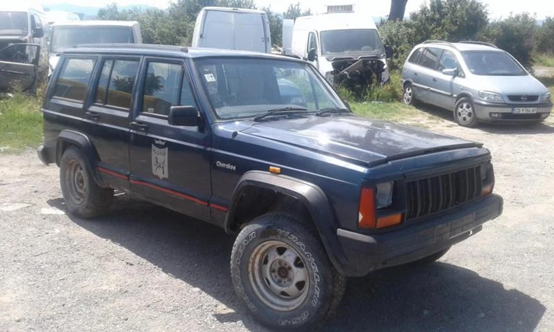 Jeep Cherokee 2.5i/на части, снимка 1 - Автомобили и джипове - 29453096