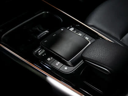 Mercedes-Benz GLB 4MATIC* АвтоКредит* (ЦЕНА ДО БГ), снимка 13 - Автомобили и джипове - 53250648