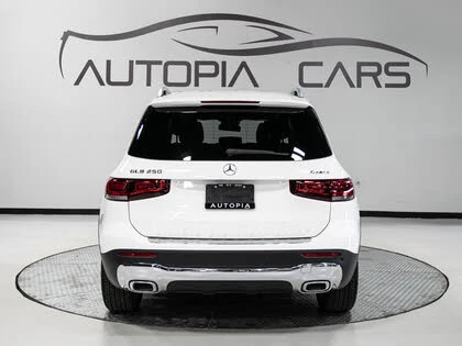 Mercedes-Benz GLB 4MATIC* АвтоКредит* (ЦЕНА ДО БГ), снимка 4 - Автомобили и джипове - 53250648