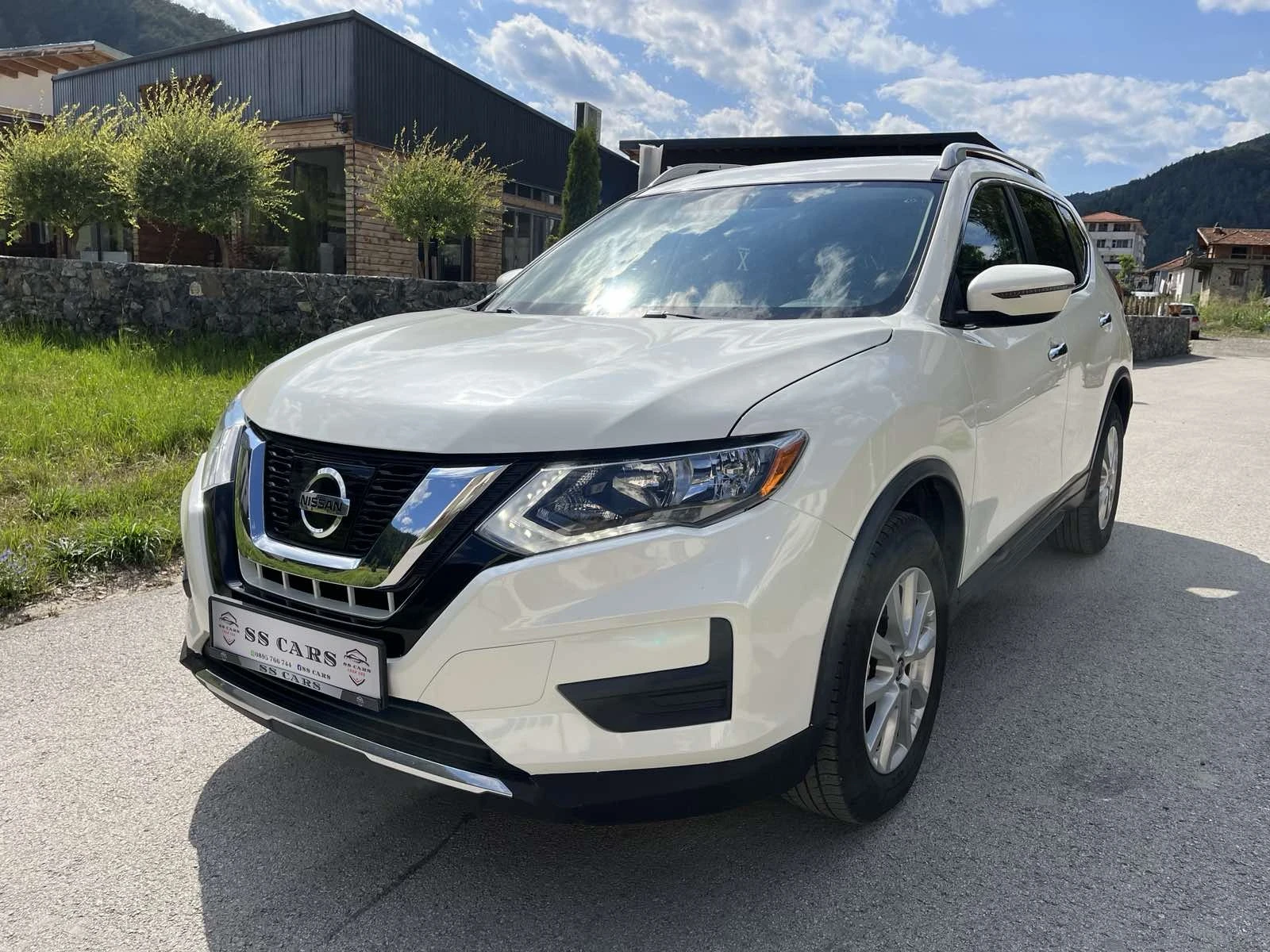 Nissan Rogue 2.5 SV AWD - изображение 2