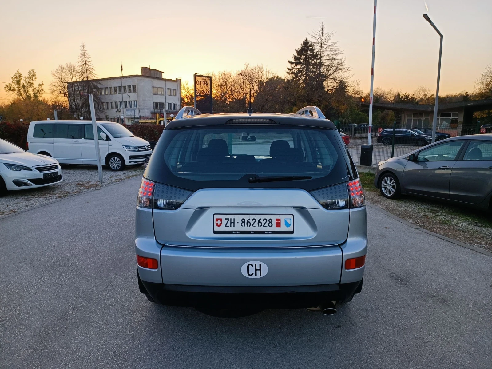 Mitsubishi Outlander 2.4i-170кс-ШВЕЙЦАРИЯ-РЪЧКА-4Х4 - изображение 4
