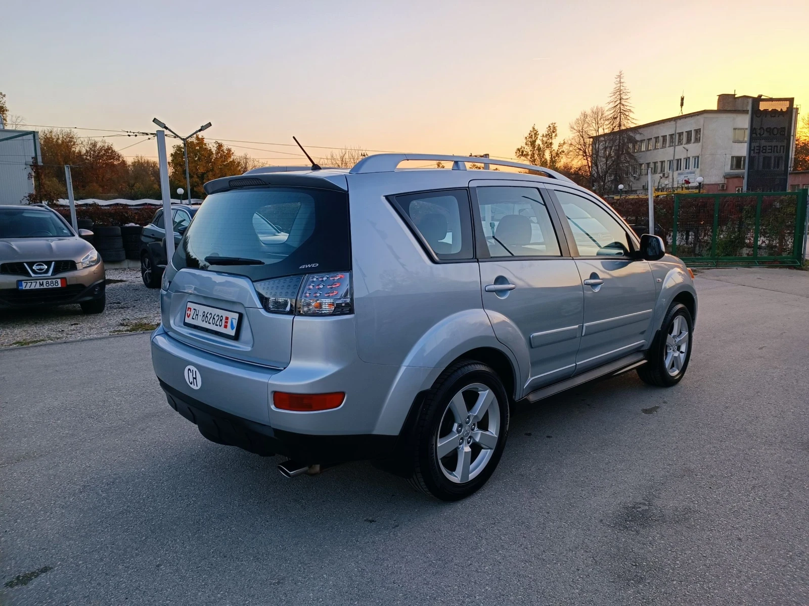 Mitsubishi Outlander 2.4i-170кс-ШВЕЙЦАРИЯ-РЪЧКА-4Х4 - изображение 3