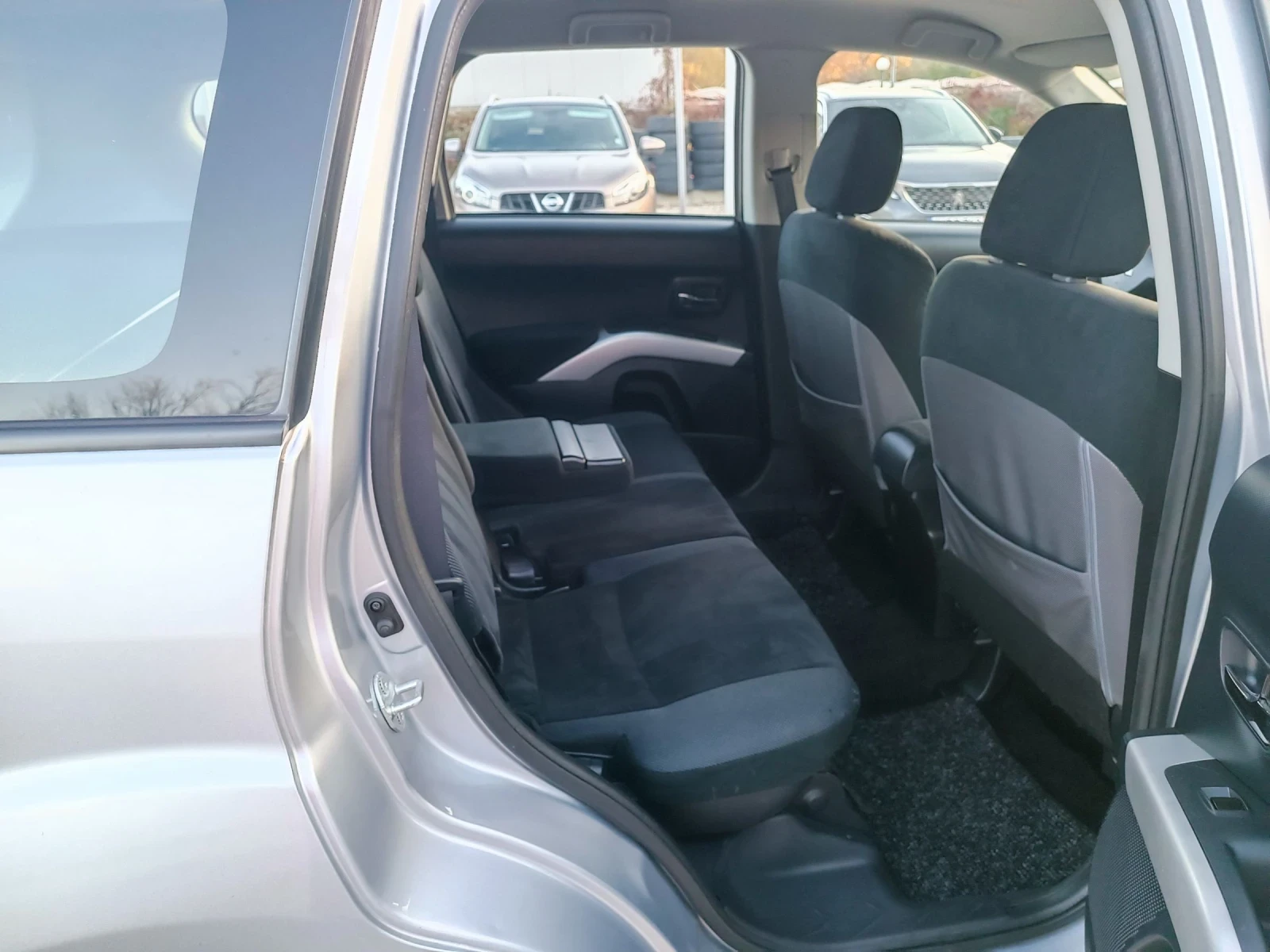 Mitsubishi Outlander 2.4i-170кс-ШВЕЙЦАРИЯ-РЪЧКА-4Х4 - изображение 9