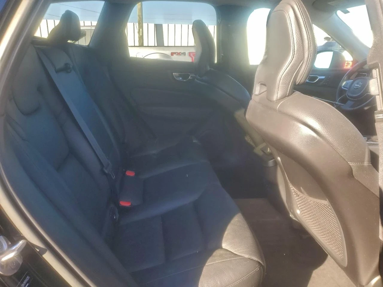 Volvo XC60 B5 MOMENTUM - изображение 10