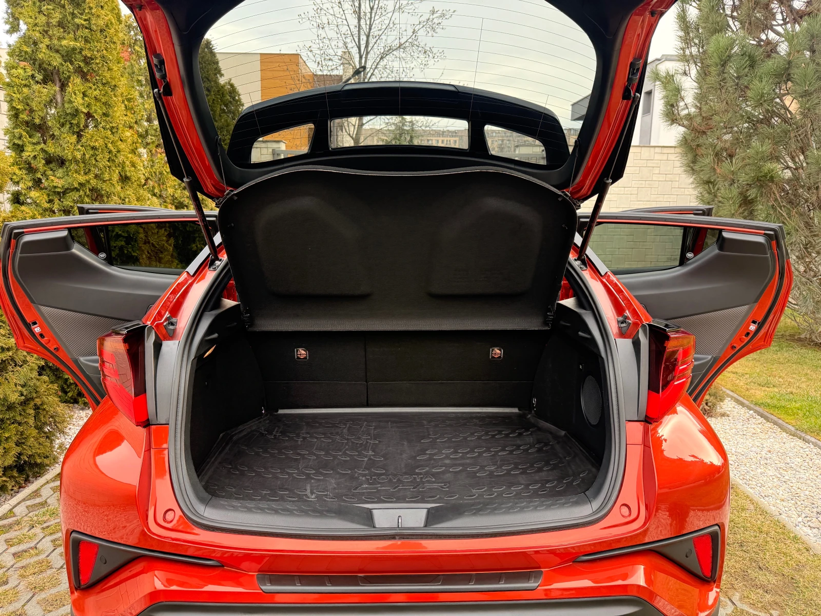 Toyota C-HR 2.0 HYBRID* 45000��* FULL | Mobile.bg � ����������� 12