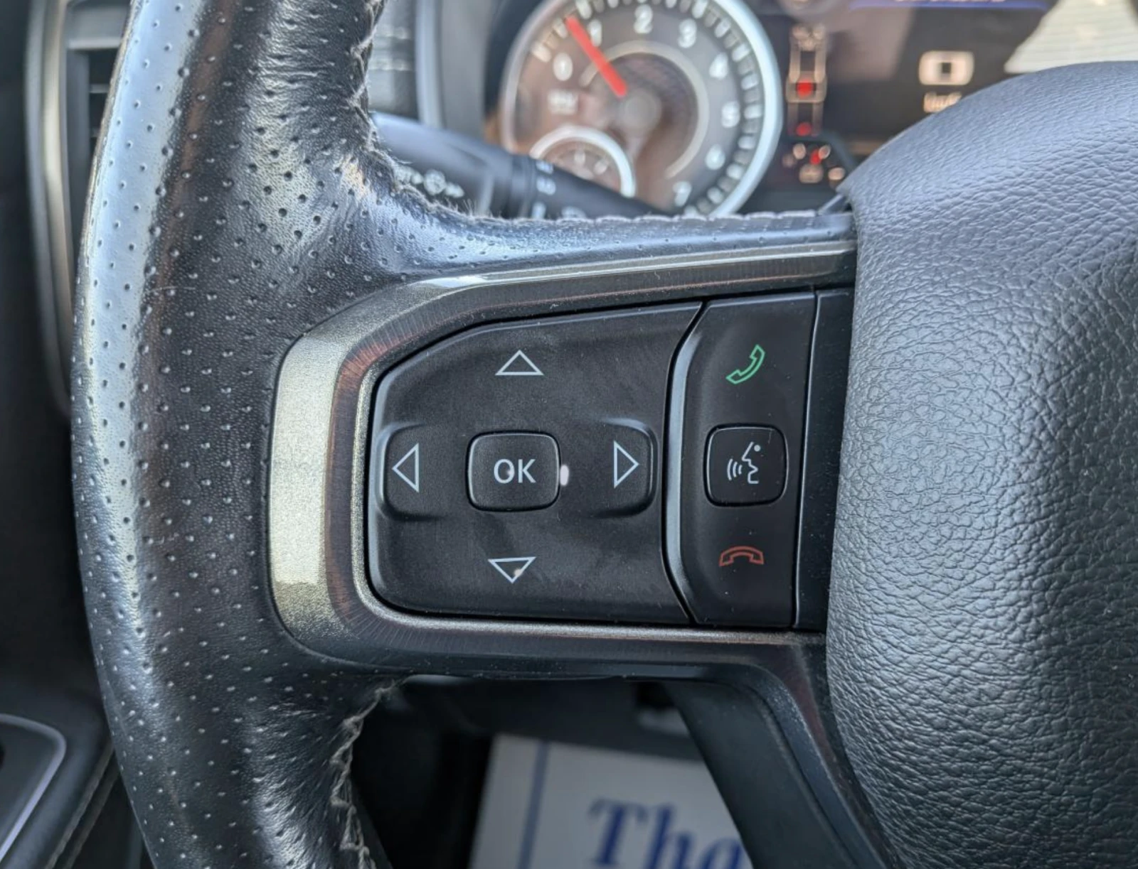 Dodge RAM 1500 Sport Night edition 5.7 HEMI, снимка 12 - Автомобили и джипове - 53989383