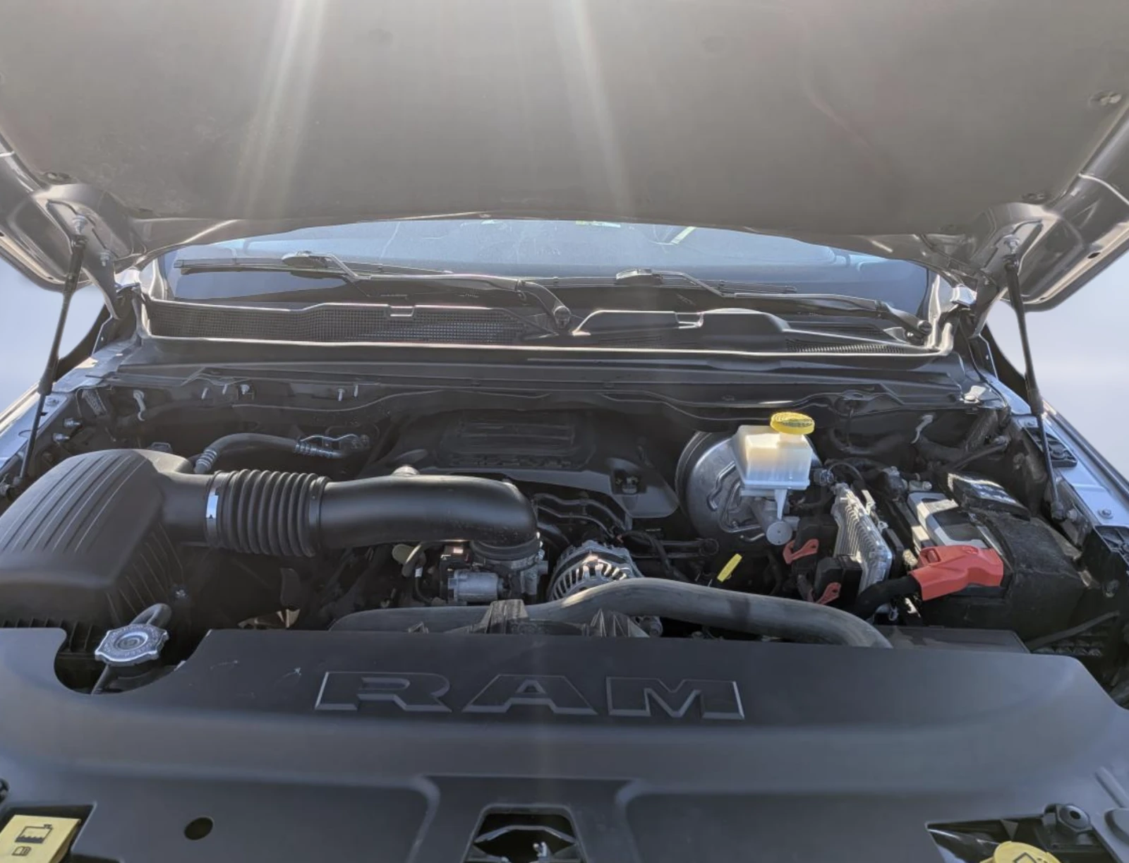 Dodge RAM 1500 Sport Night edition 5.7 HEMI, снимка 14 - Автомобили и джипове - 53989383