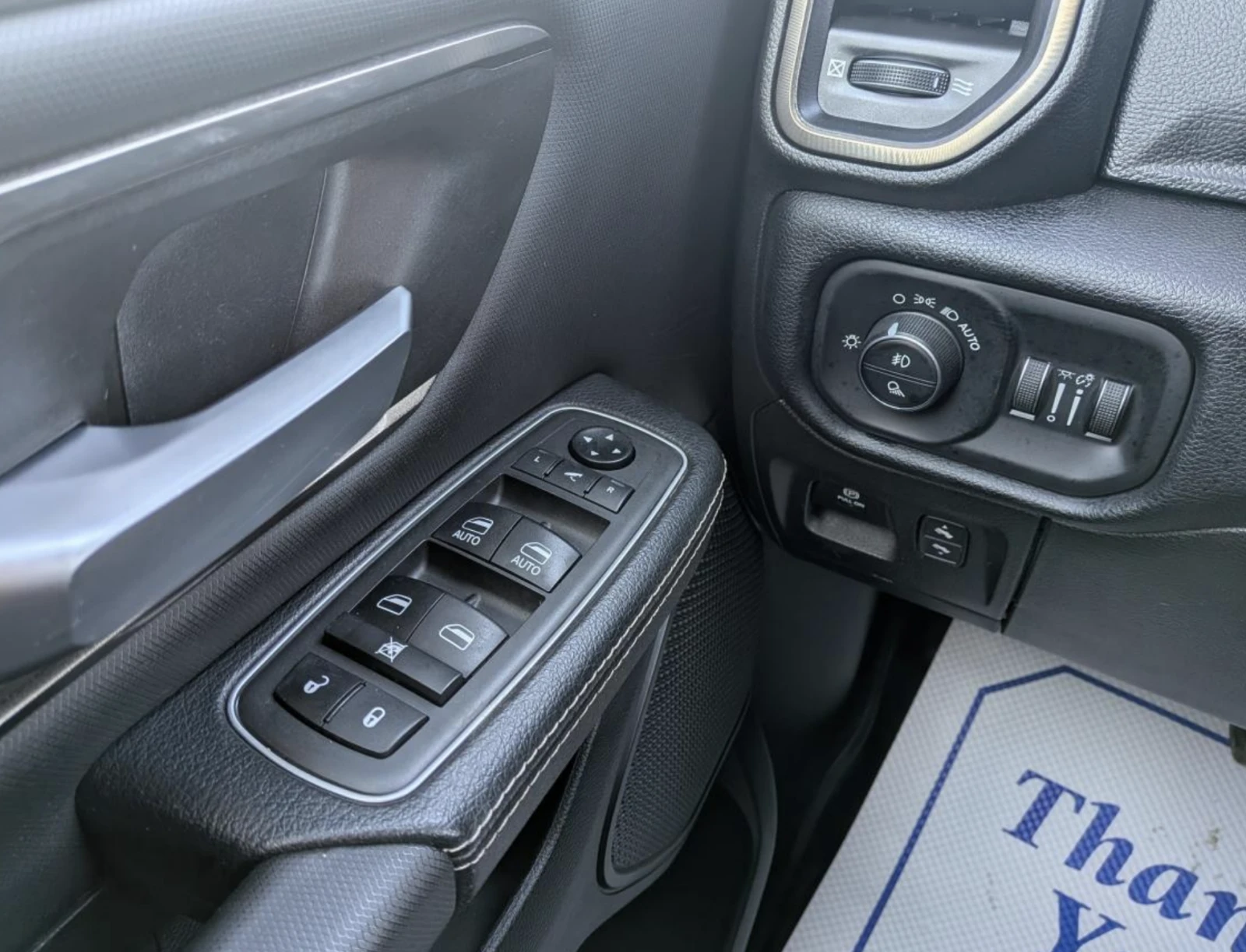 Dodge RAM 1500 Sport Night edition 5.7 HEMI, снимка 9 - Автомобили и джипове - 53989383