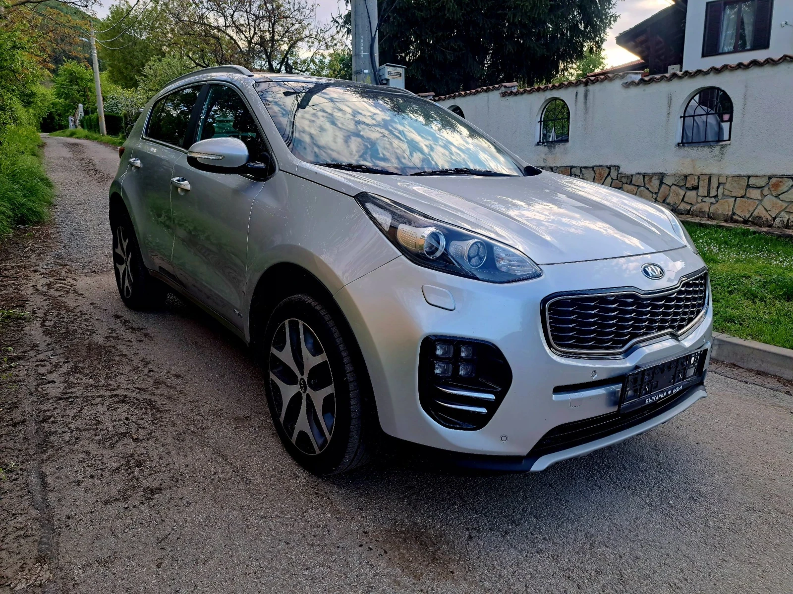 Kia Sportage 1.6 T-GDI, снимка 3 - Автомобили и джипове - 54543124