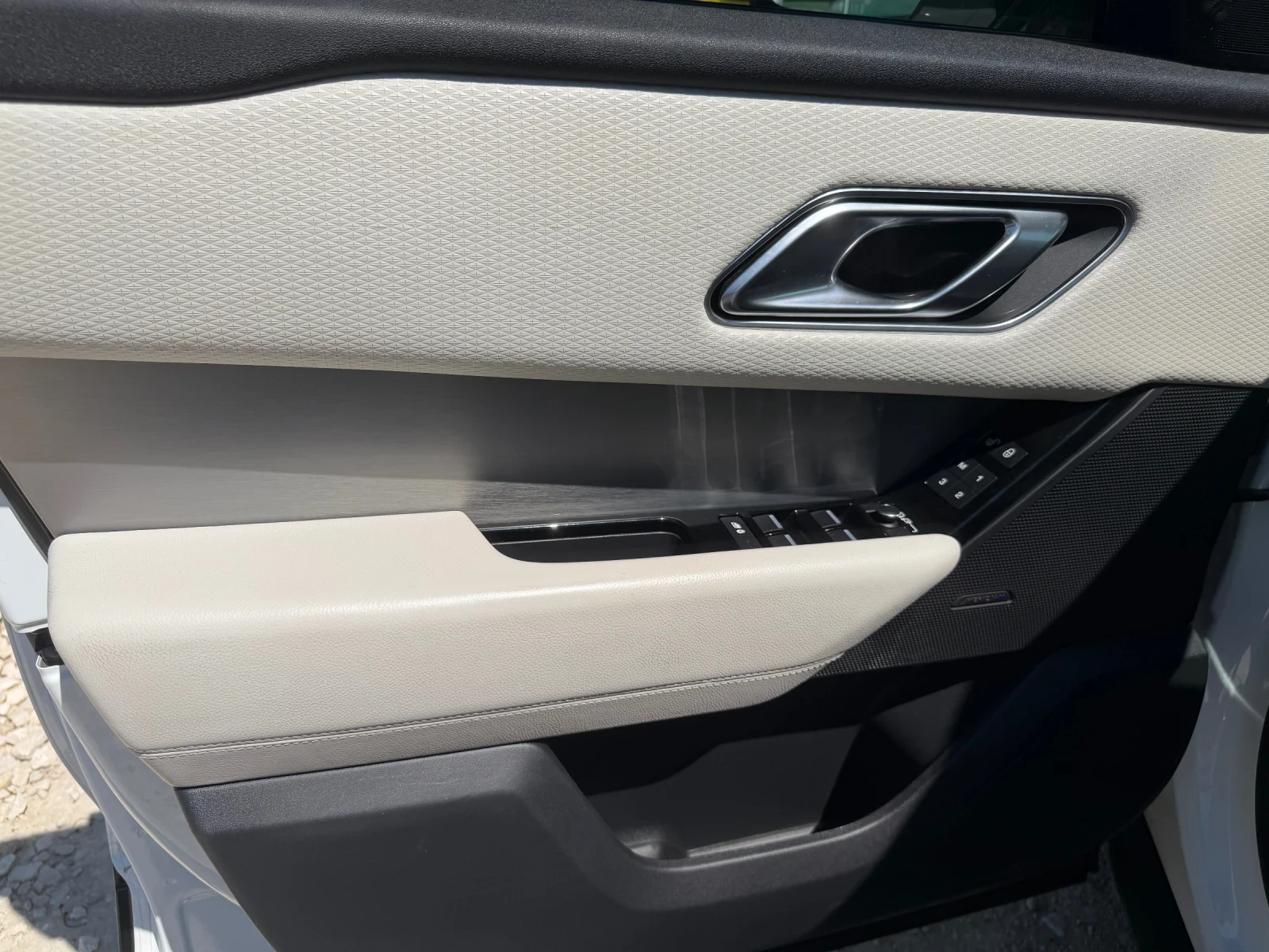 Land Rover Range Rover Velar Обслужен! Вериги, водна помпа, гарнитури , снимка 13 - Автомобили и джипове - 54699517