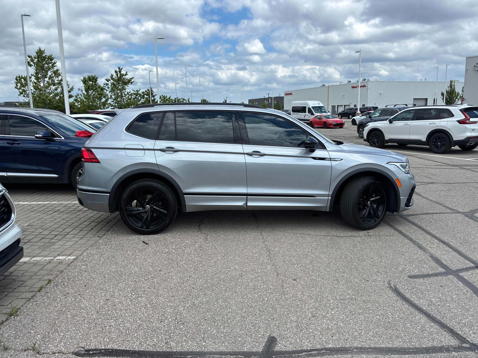 VW Tiguan R-Line Black Edition, снимка 5 - Автомобили и джипове - 54865425