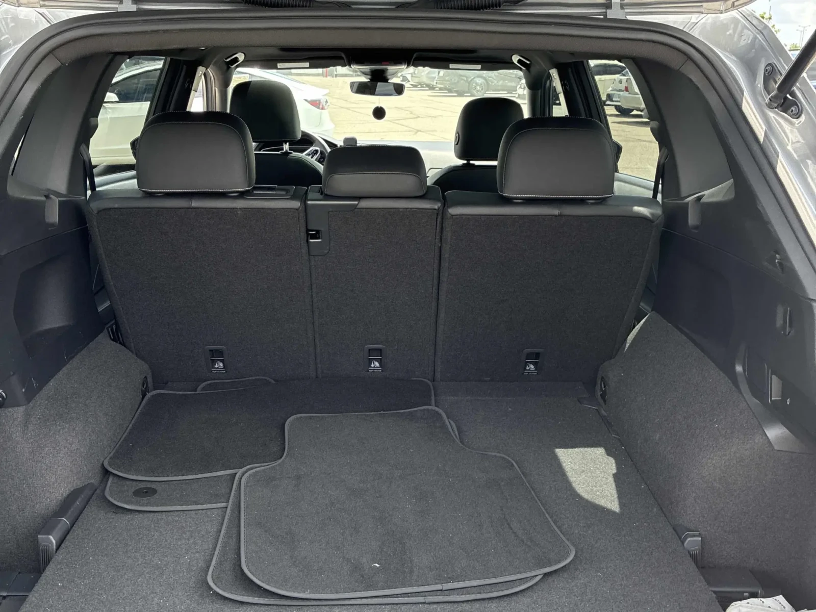 VW Tiguan R-Line Black Edition, снимка 10 - Автомобили и джипове - 54865425