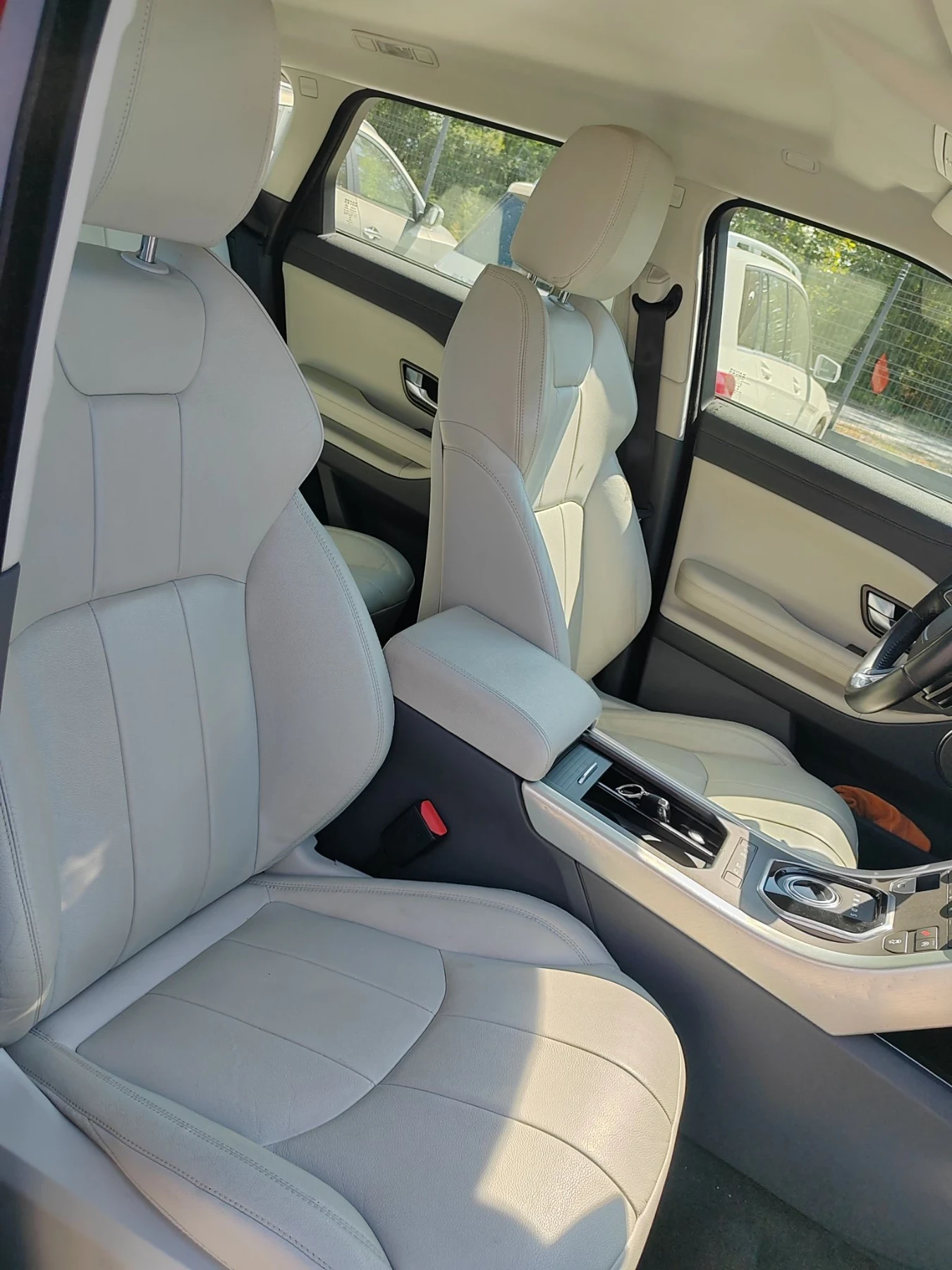 Land Rover Range Rover Evoque 2.0, 150к.с. 4х4, снимка 9 - Автомобили и джипове - 55726875