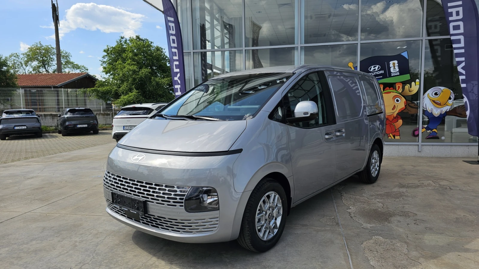 Hyundai Staria 3 Seats Exclusive TWIN SWING 1.6 GDI HEV 6AT/2, снимка 7 - Бусове и автобуси - 54627572