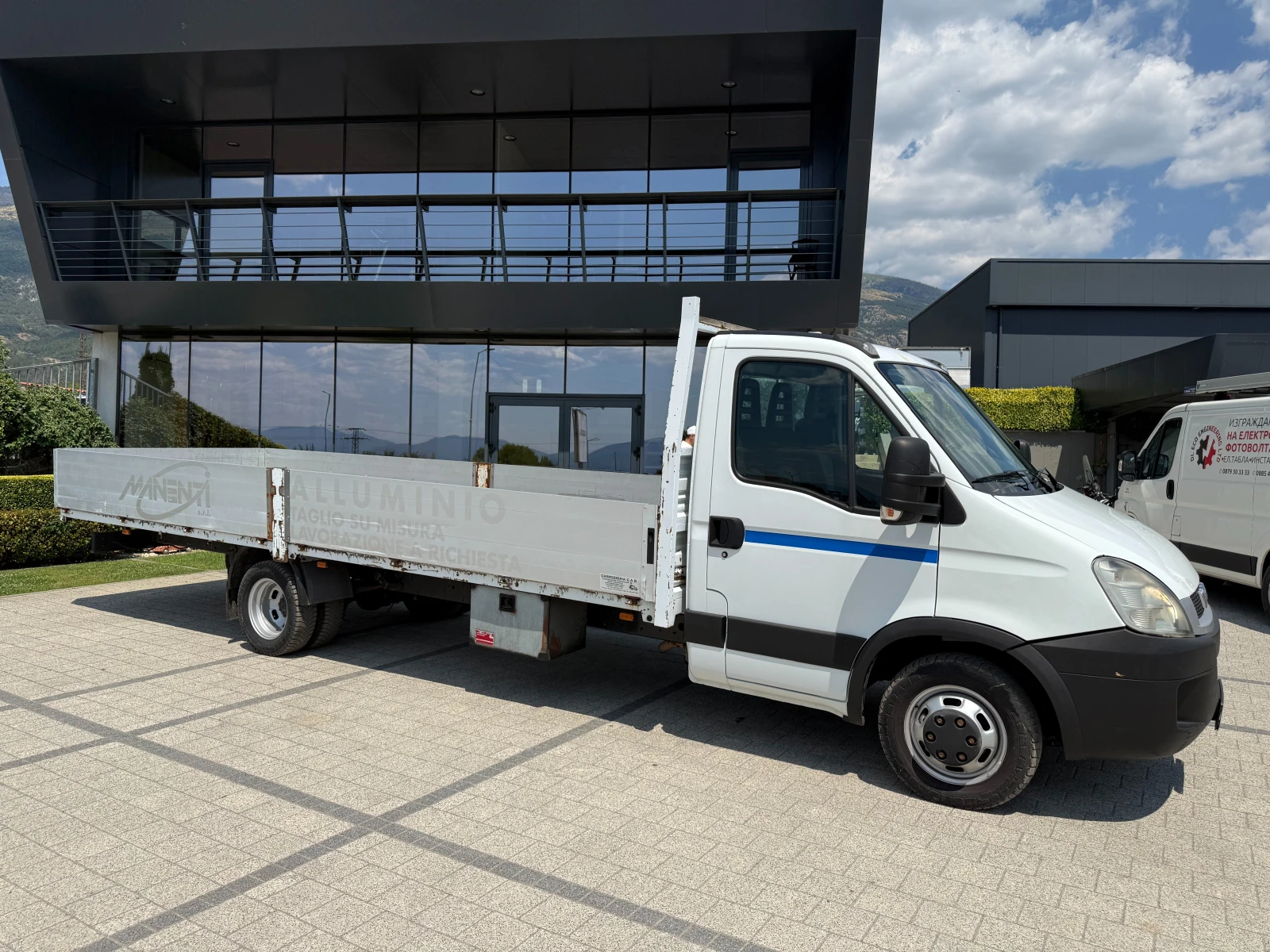 Iveco Daily 35C18 3.0HPI до 3.5т. 6.10м. Климатроник , снимка 2 - Бусове и автобуси - 55542386