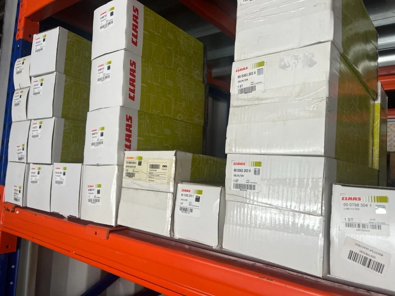 Комбайн Claas Резервни части, снимка 11 - Селскостопанска техника - 52453182