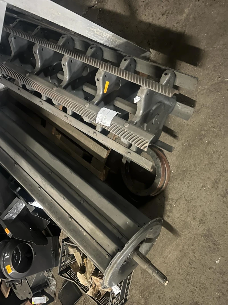 Комбайн Claas Резервни части, снимка 5 - Селскостопанска техника - 52453182