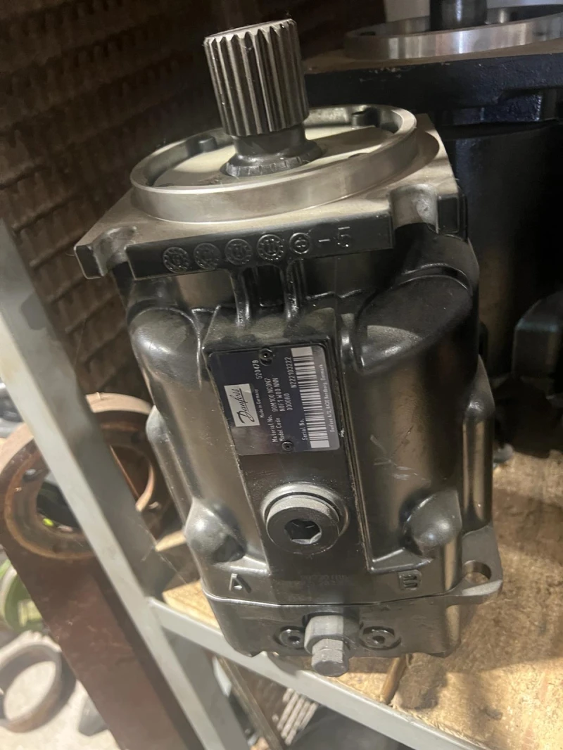 Комбайн Claas Резервни части, снимка 12 - Селскостопанска техника - 52453182