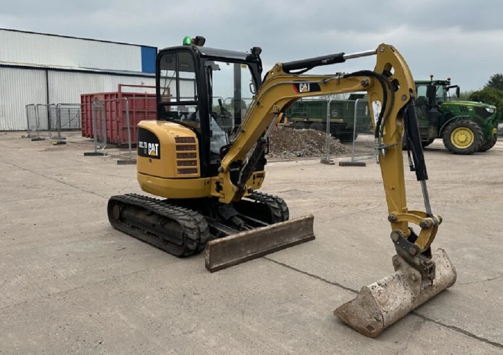 Багер Caterpillar 302.7