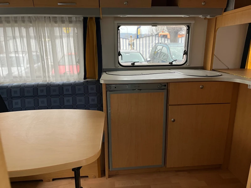 Каравана Knaus Sudwind 450 FU, снимка 8 - Каравани и кемпери - 48237094