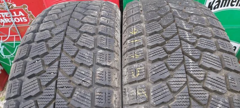 Гуми Зимни 235/60R16, снимка 1 - Гуми и джанти - 30949936