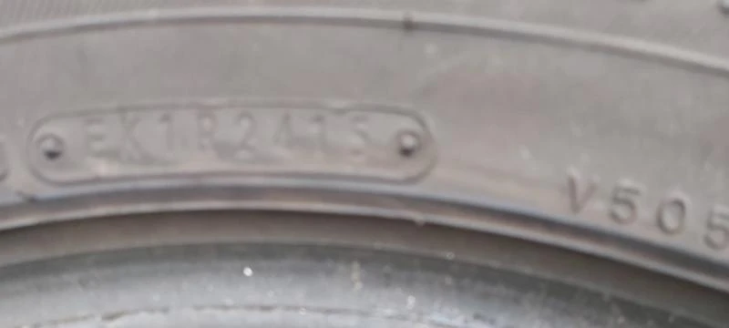 Гуми Зимни 235/60R16, снимка 6 - Гуми и джанти - 30949936