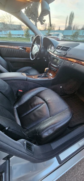 Mercedes-Benz E 320, снимка 11