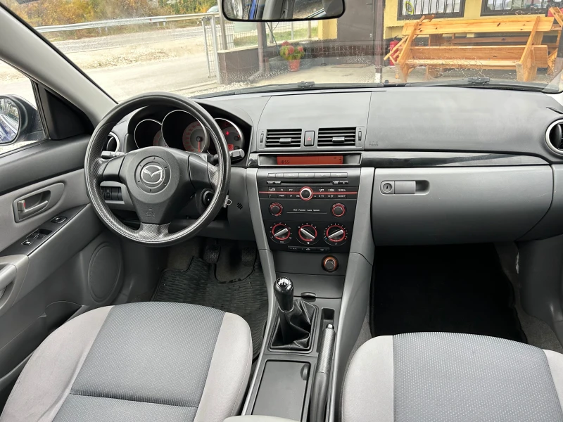 Mazda 3 1, 4 I КЛИМАТИК !! НОВ ВНОС !!, снимка 11 - Автомобили и джипове - 47822871