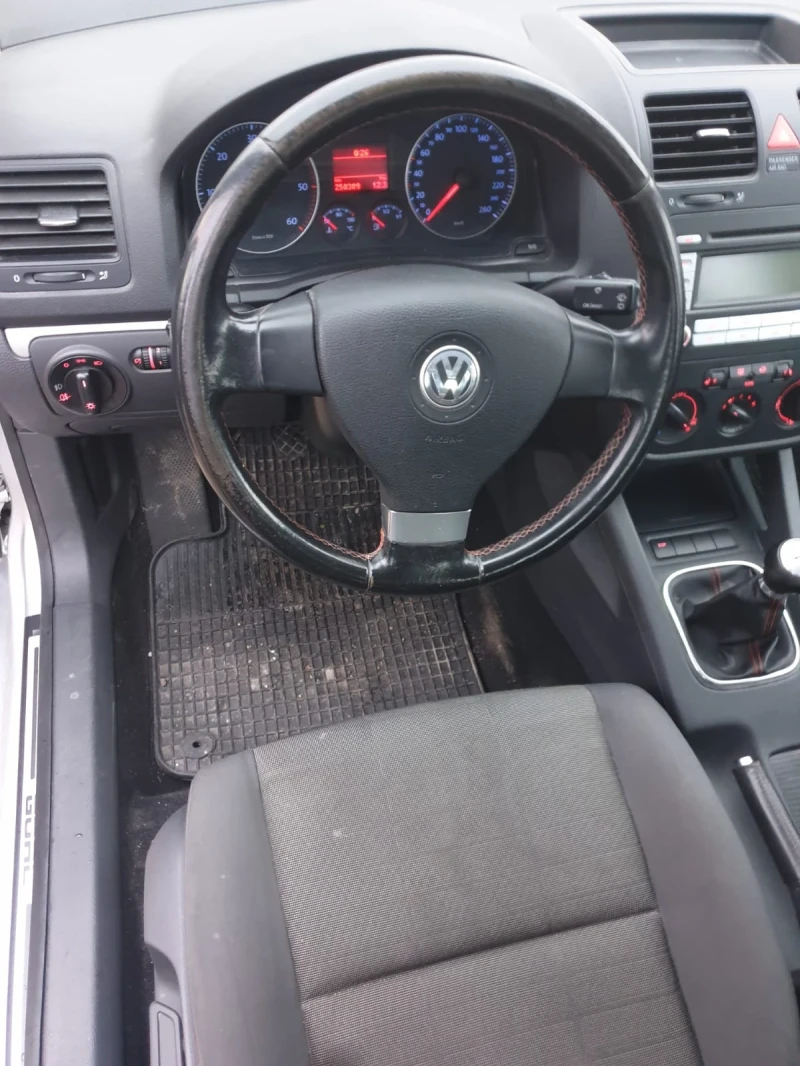 VW Golf 1.9, снимка 8 - Автомобили и джипове - 49186051