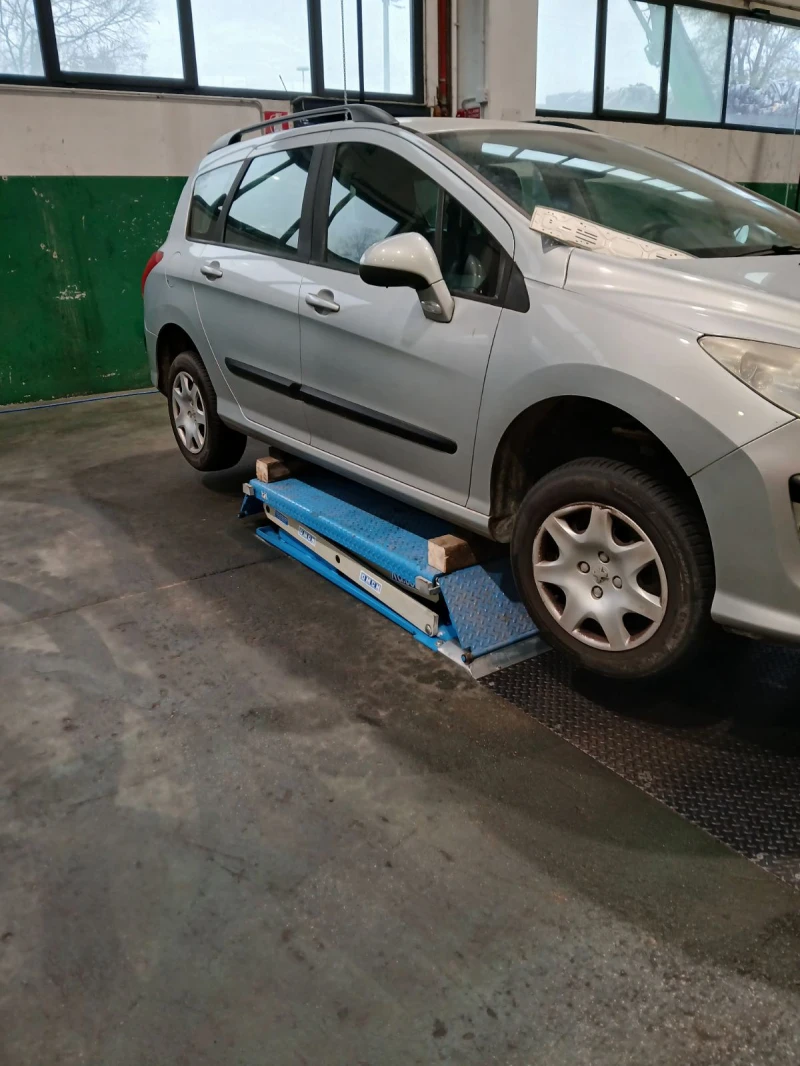 Peugeot 308 1.6hdi, снимка 3 - Автомобили и джипове - 50929756