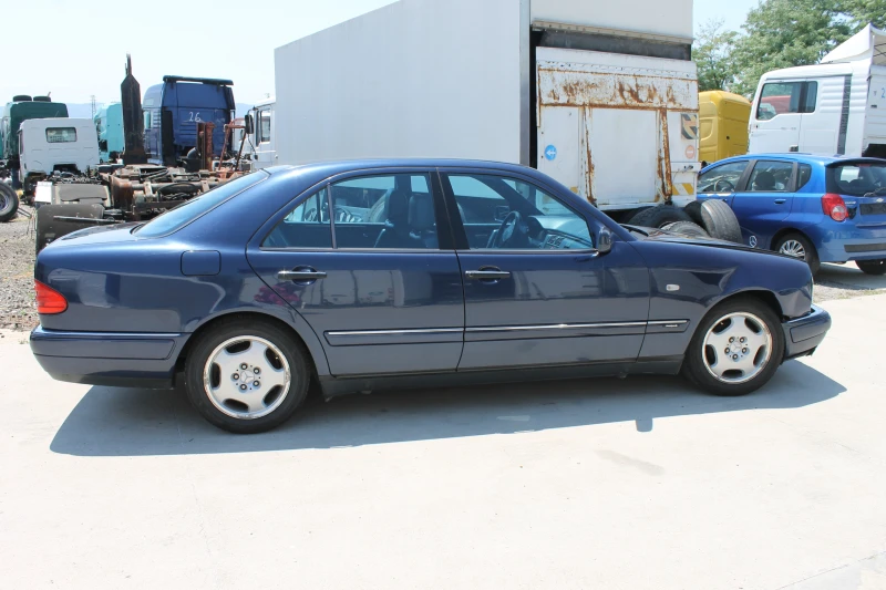 Mercedes-Benz E 200 НА ЧАСТИ, ИТАЛИЯ, НОВ ВНОС, снимка 5 - Автомобили и джипове - 50951196