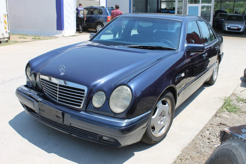 Mercedes-Benz E 200 НА ЧАСТИ, ИТАЛИЯ, НОВ ВНОС