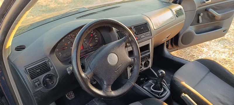 VW Golf, снимка 10 - Автомобили и джипове - 52876835