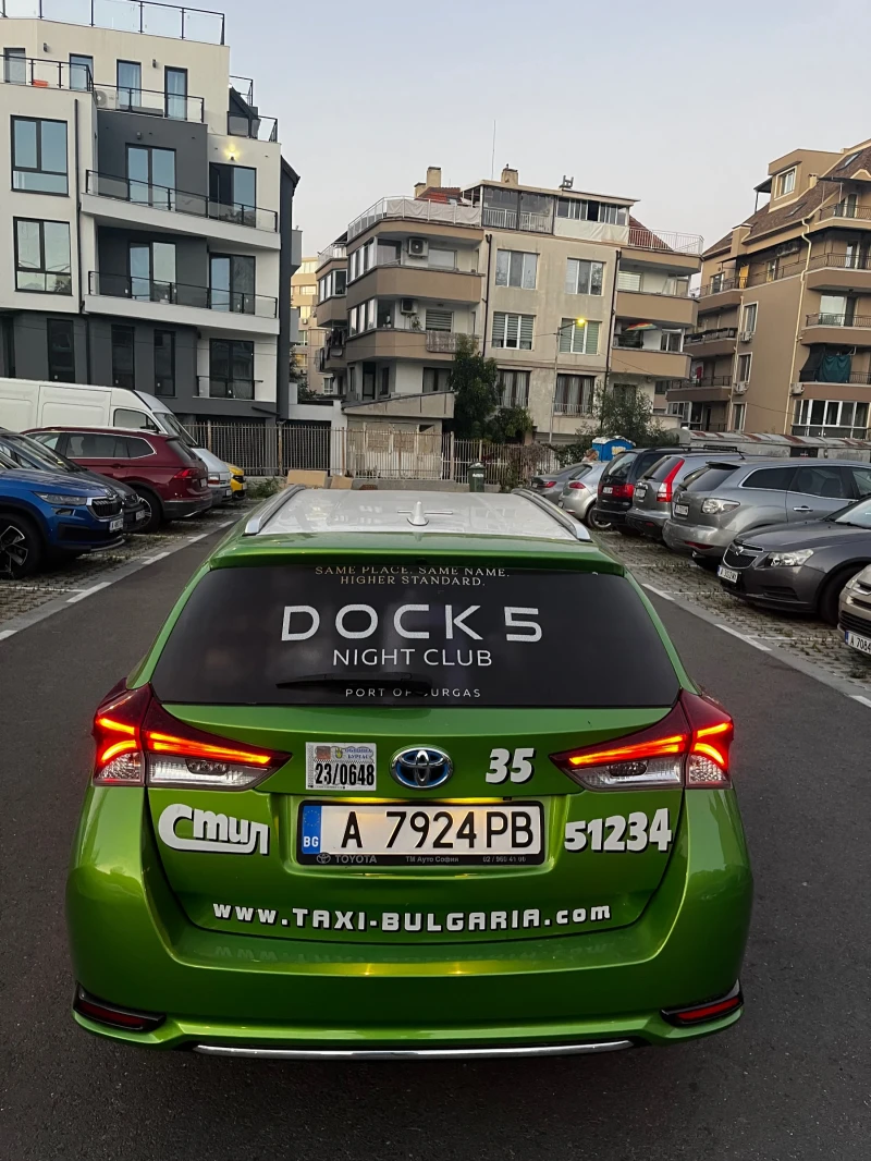 Toyota Auris Хибрид, снимка 8 - Автомобили и джипове - 51725339