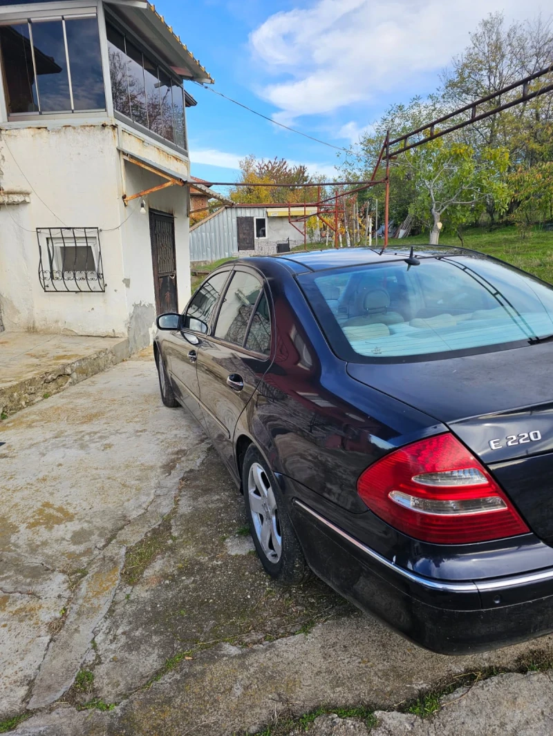 Mercedes-Benz E 220 CD?, снимка 3 - Автомобили и джипове - 52707188