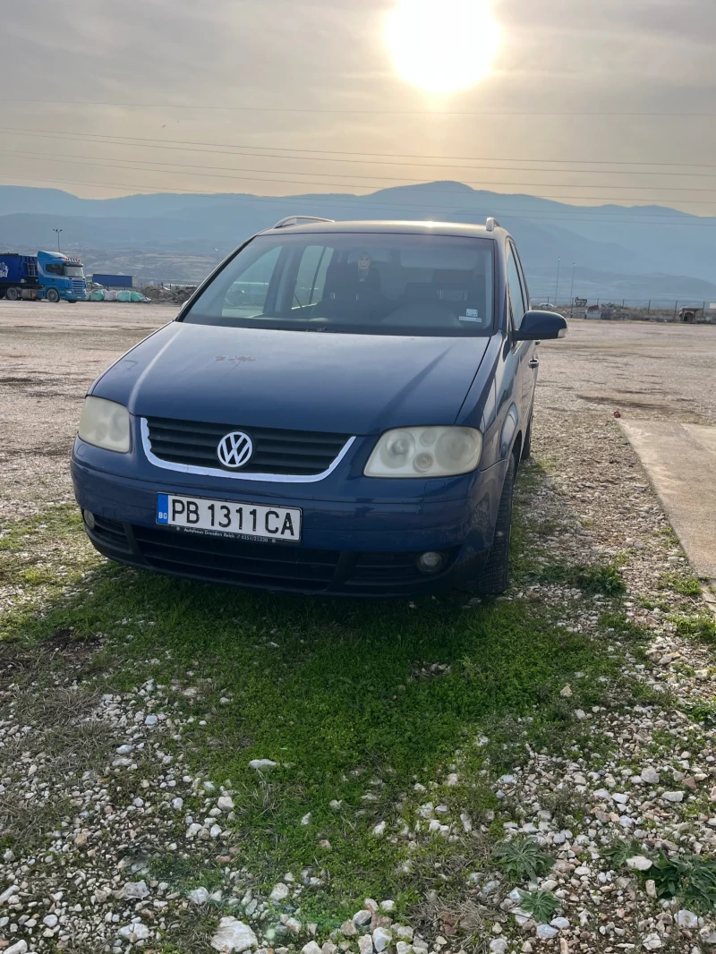 VW Touran 101кс DSG, снимка 2 - Автомобили и джипове - 52726599