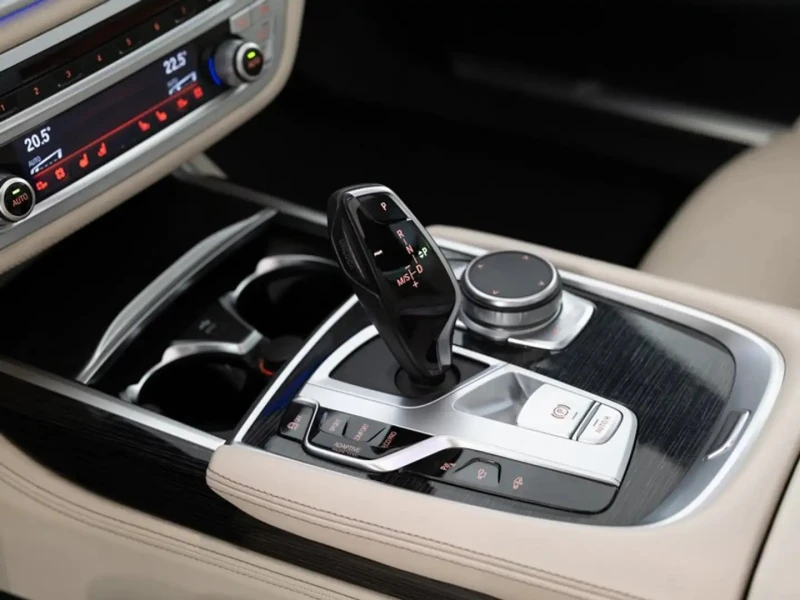 BMW 730 d xDrive M-Pack, снимка 10 - Автомобили и джипове - 53036275