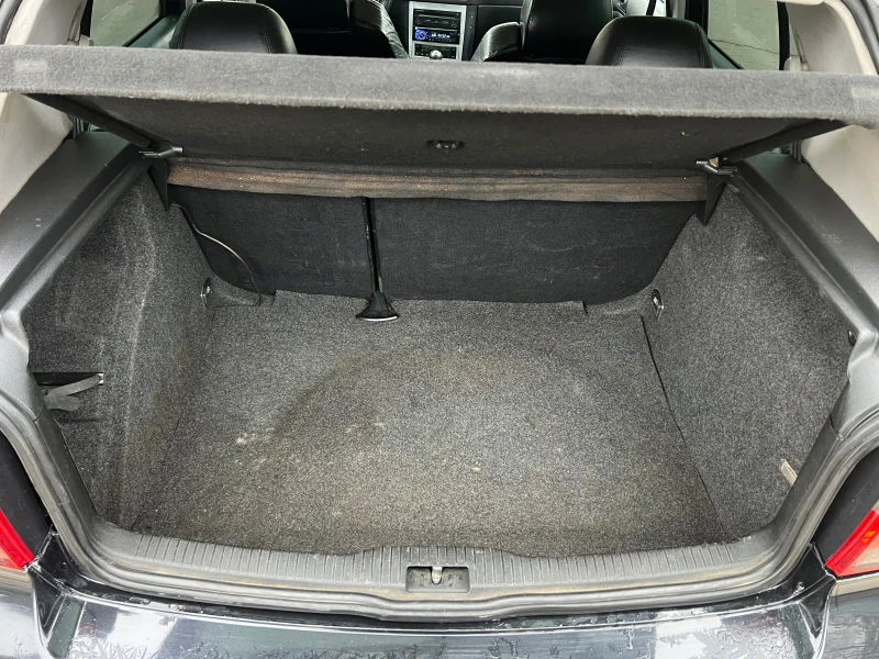 VW Golf 1.9 TDI 101 к.с., снимка 12 - Автомобили и джипове - 53308303